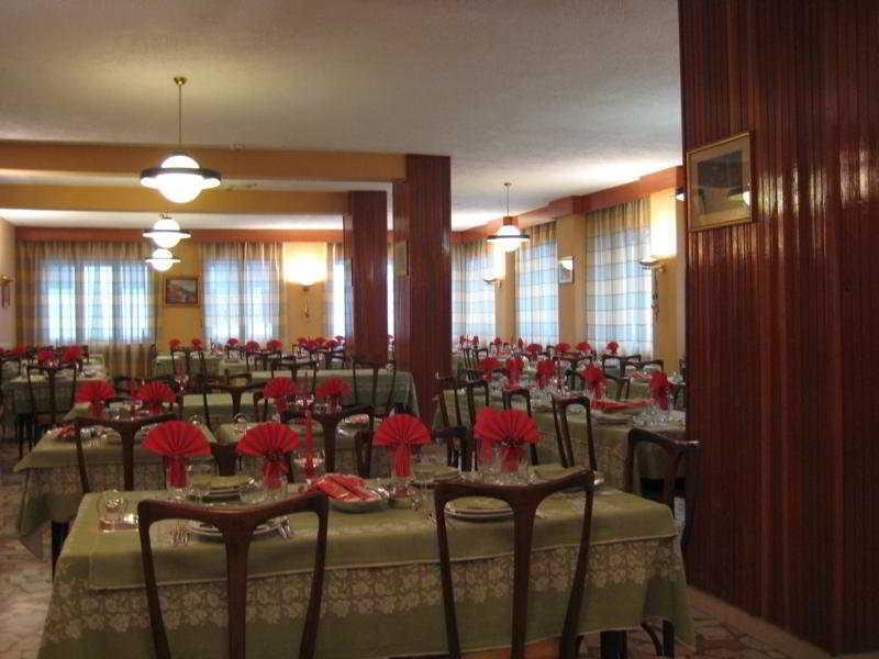 Hotel Holiday Debili Саузе-д'Ульс Экстерьер фото