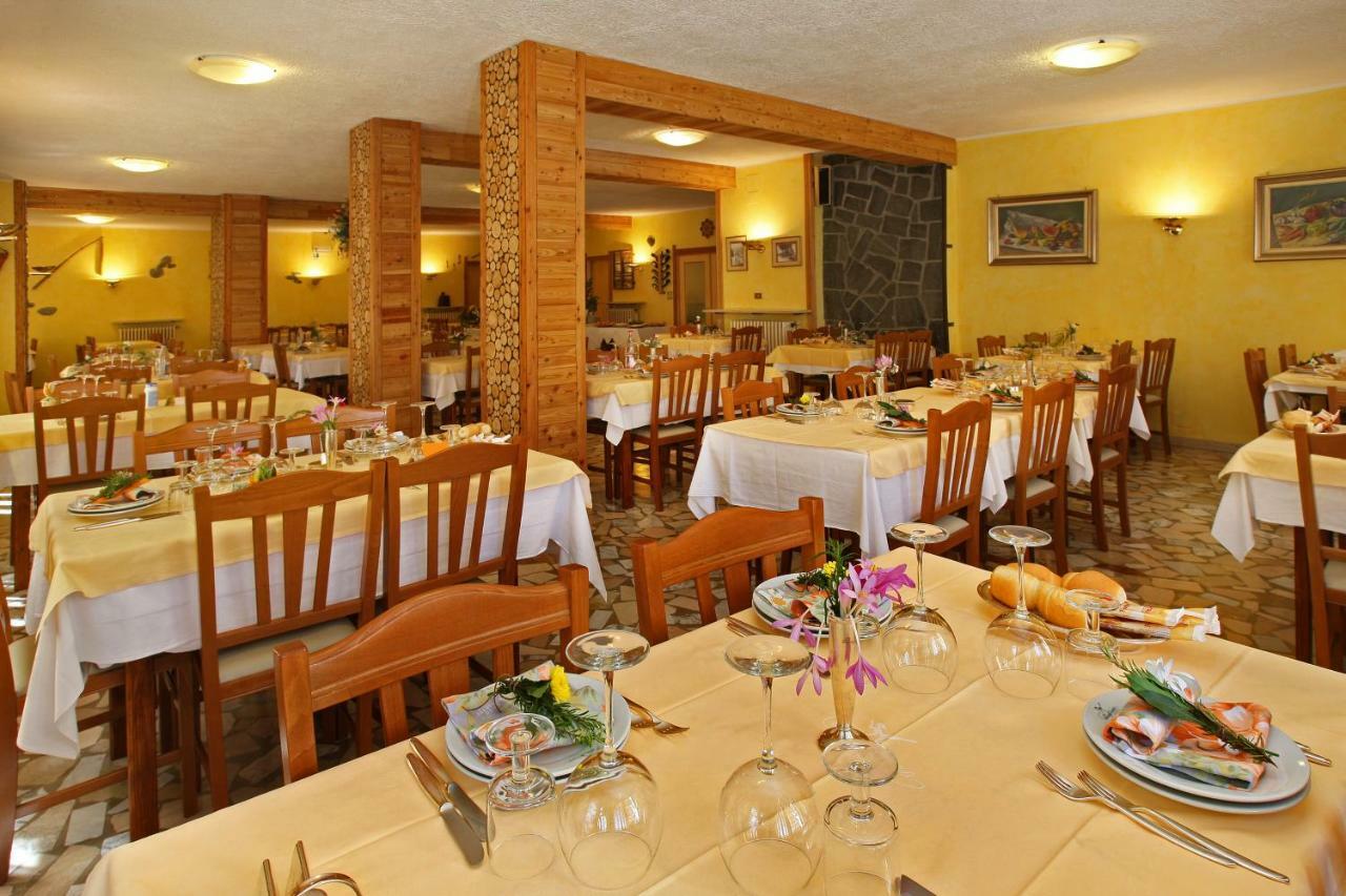 Hotel Holiday Debili Саузе-д'Ульс Экстерьер фото